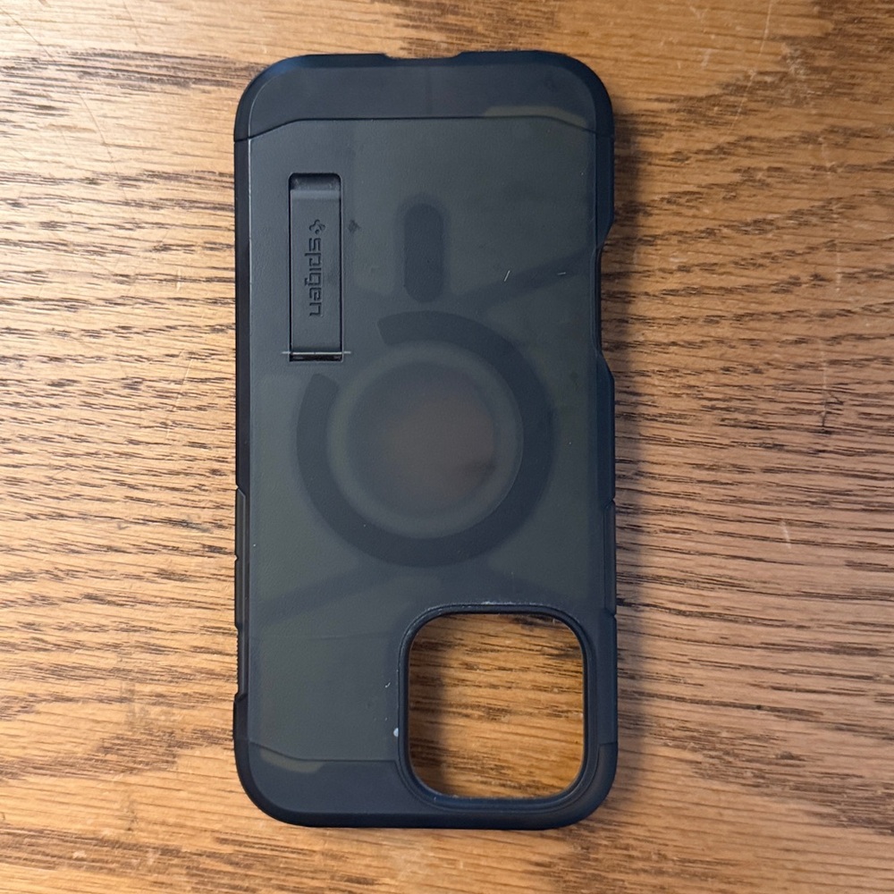 Spigen Matte Black Phone Case
iPhone Pro Max 16 “Tough Armor”